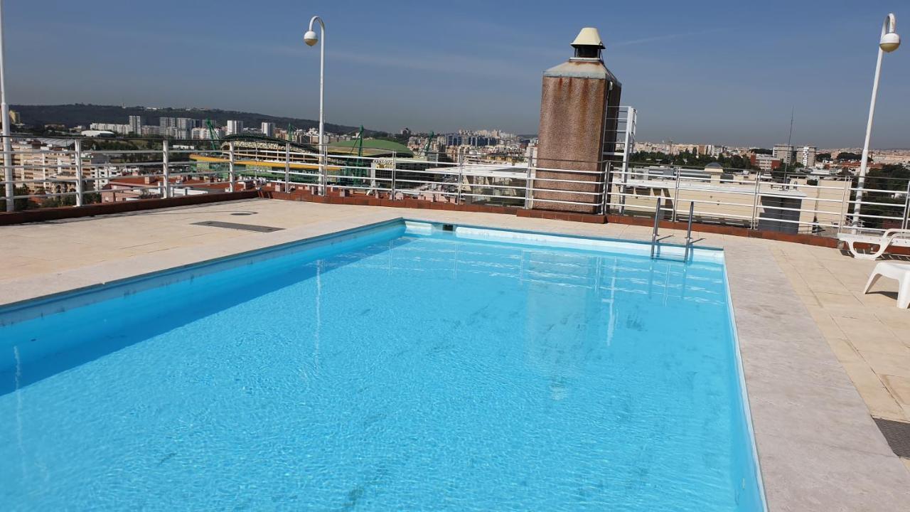 Apart Lisbon Pool Metro Garage Extérieur photo